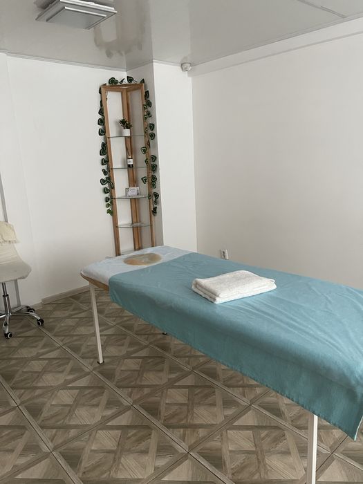 Сдам кушетку в салоне