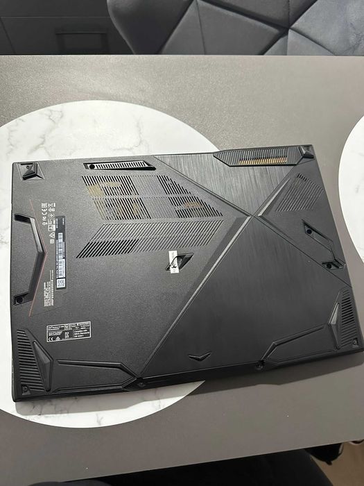 Laptop de gaming MSI GF63