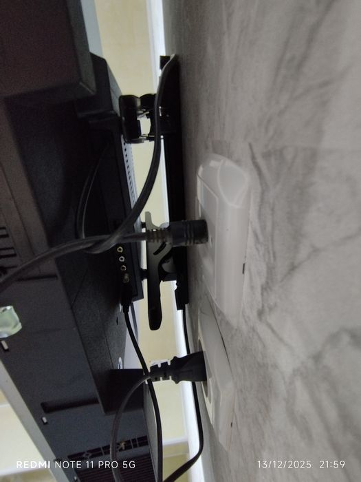 Televizor Samsung olinganiga 3 yil bo'ldi 4K 45talik