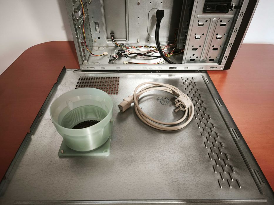 Carcasa PC ATX cu sursa USB 3.0