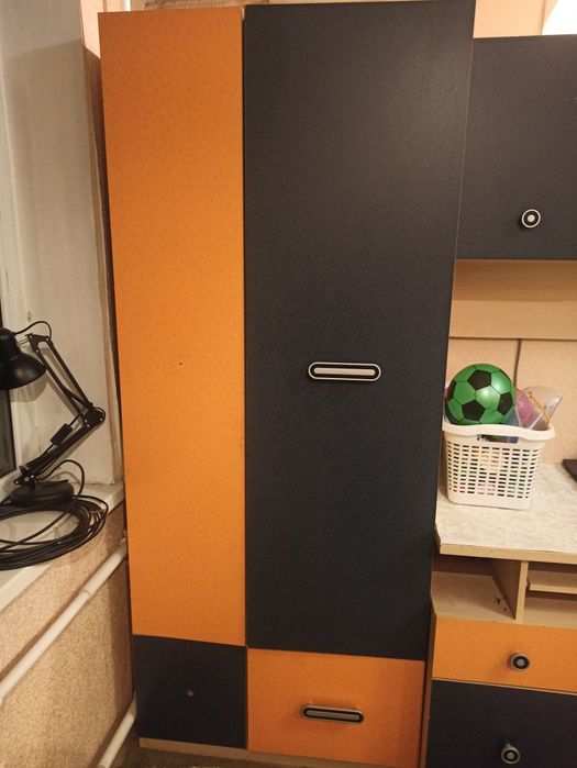 Детская гарнитура (шкаф) + стол