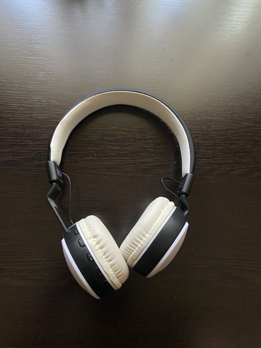 Naushnik JBL sotladi