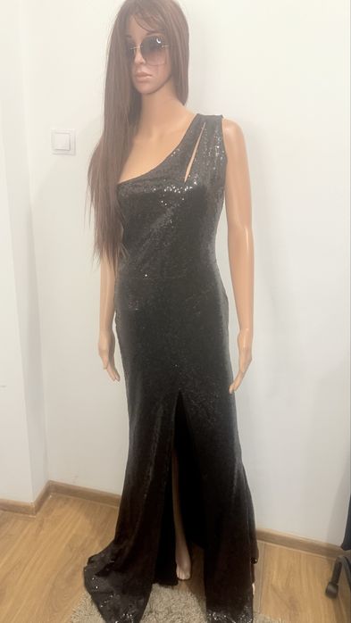 Черна дълга рокля от пайети