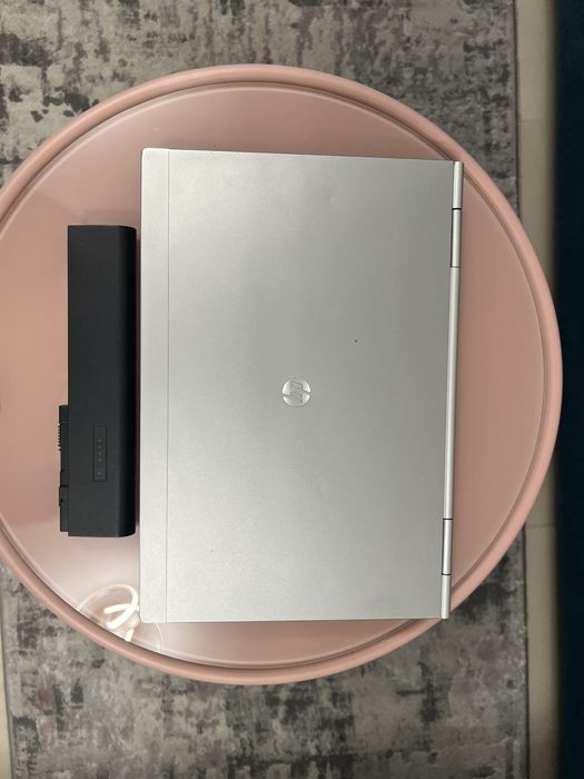 HP EliteBook 2560p i5-2540M 8 GB RAM 320 GB HDD