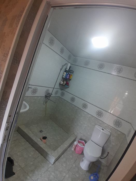 Solnichnida uy sotiladi maktab yaqin aftobuslar bor gaz suv svet zo'r