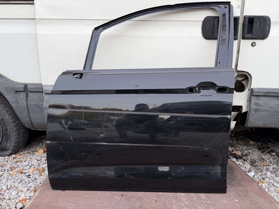 Врата VW Touran 2015 год.-