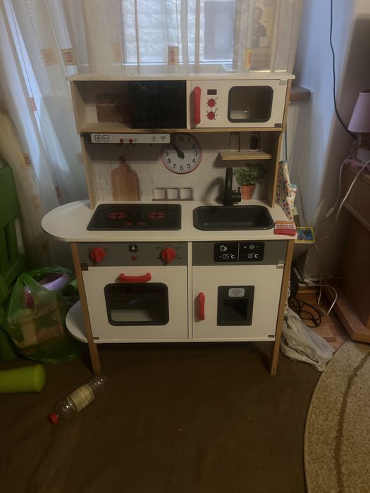 Jucarii fetite ,papusi ,bucatarie , scaune copii