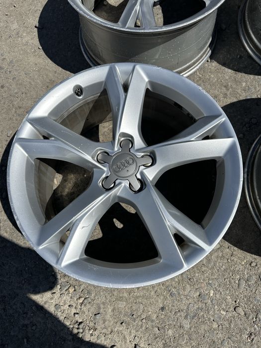 Jante origi 19 5 112 Audi A3 A4 A5 A6 A7 A8 Q3 Q5 Mercedes Wv Skoda Seat ET 32