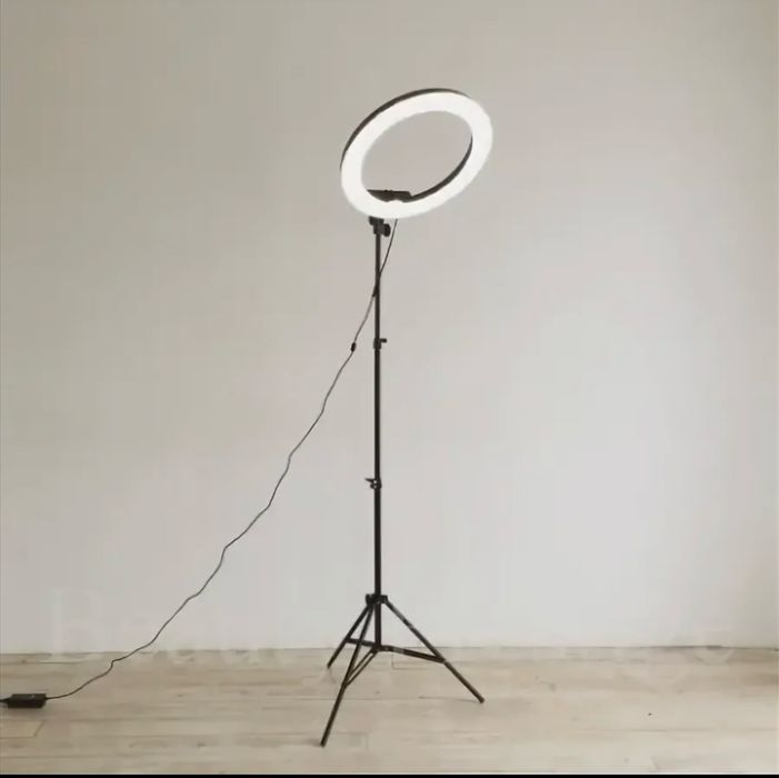 Продам лампу круглую