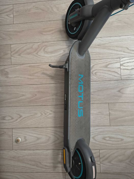Trotineta electrica Motus Scooty