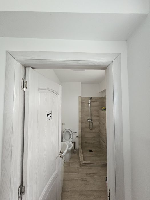 Vand Spațiu Comercial