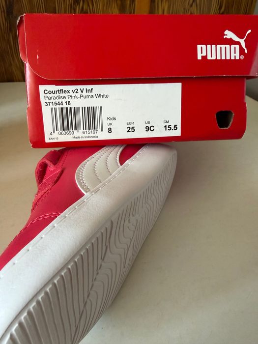 Детски розови маратонки Puma