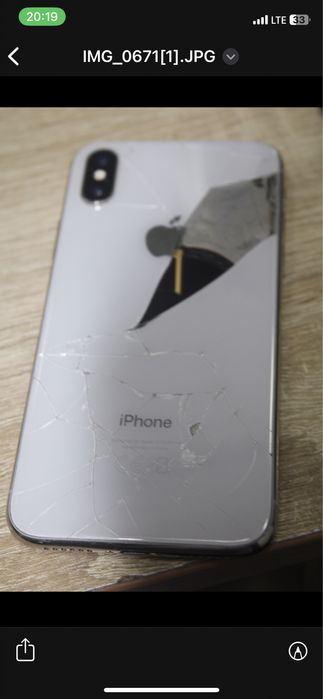 Iphone x.