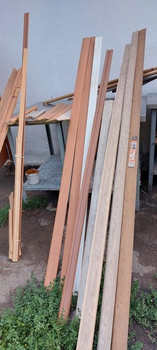 Продам плинтус в отличном состоянии