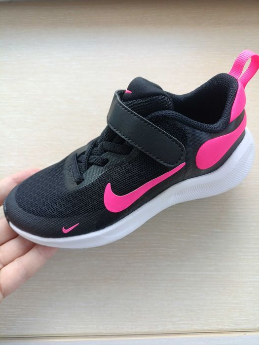 Детски маратонки Nike Revolution 7