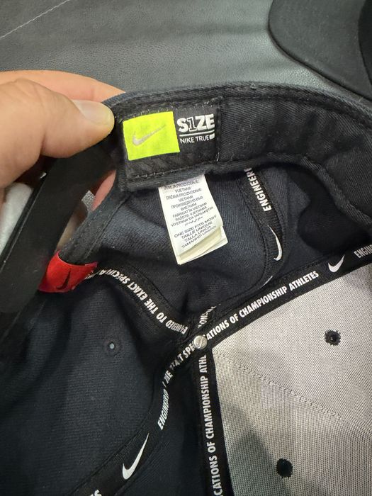 Nike XL шапки с козирка-4 броя