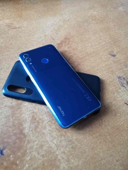 Honor 10lite 32 xotira aybi yo'q zaryadnik bor chexol bor naxtgayam