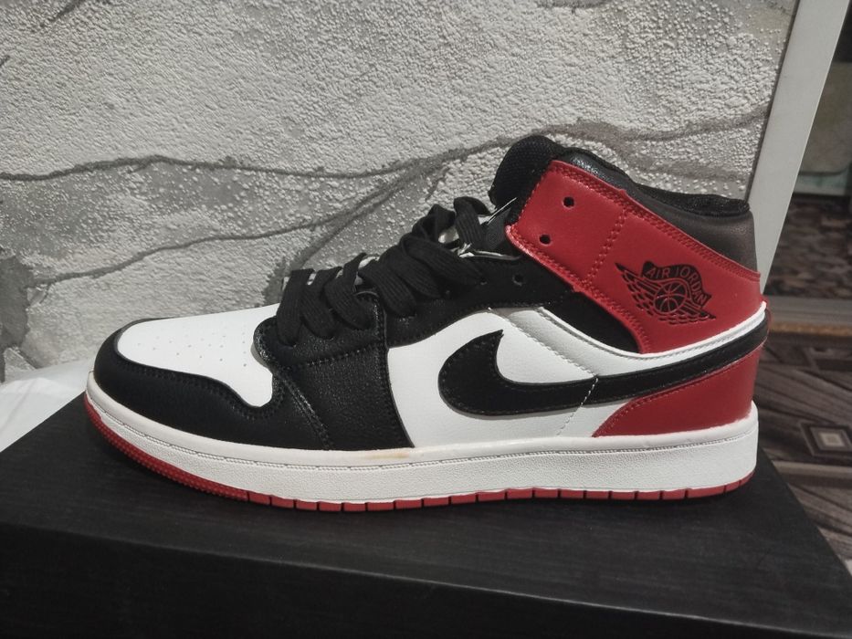 Продам мужские ботинки