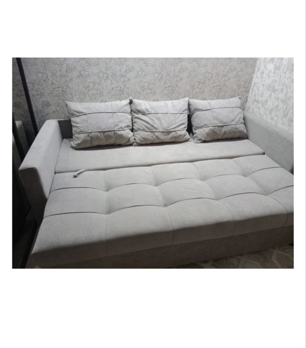 Диван прямой, обивка велюр,