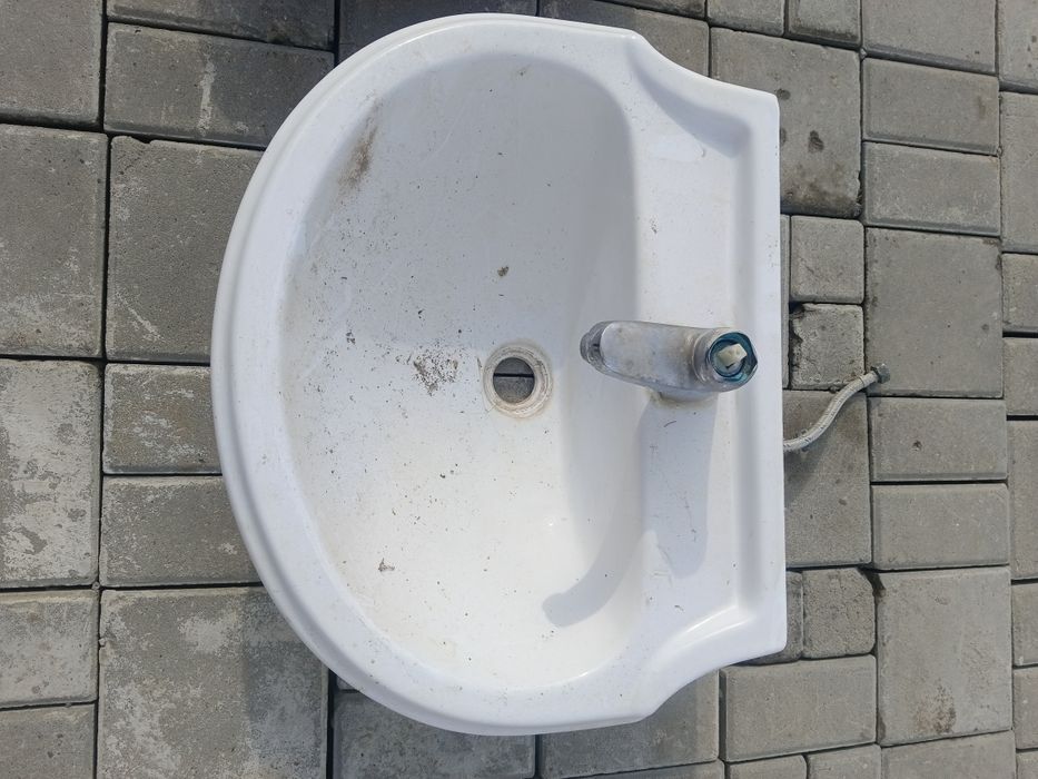 Продам раковину с пьедесталом