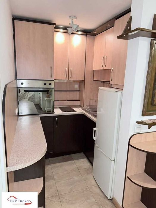 Дава се под наем Двустаен апартамент в София, Център - 70 кв.м за 600 € - Снимка #2