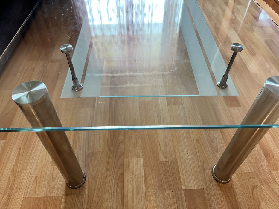 Стъклена холна маса