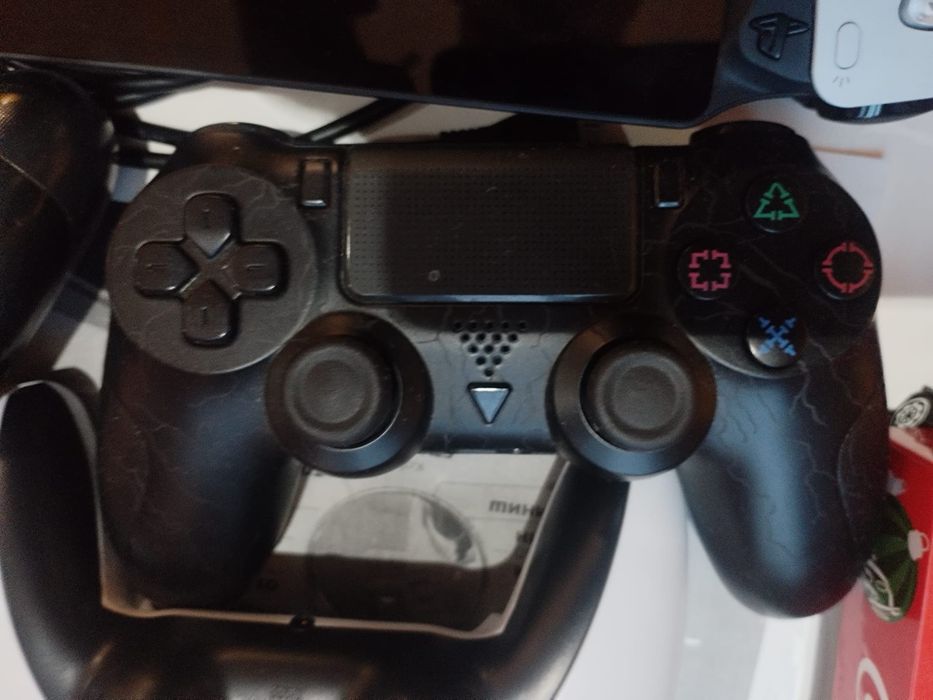PS 4pro+игри,волан,джойстици 4бр.