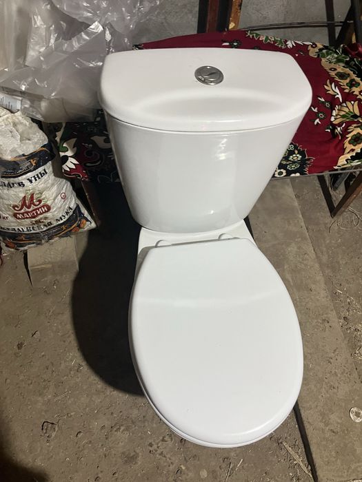 Продам унитаз почти новый 12тыс
