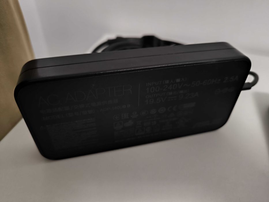 Laptop gaming ASUS TUF FX705DU Ryzen 7 3750H, 17.3", 16GB, GTX 1660Ti