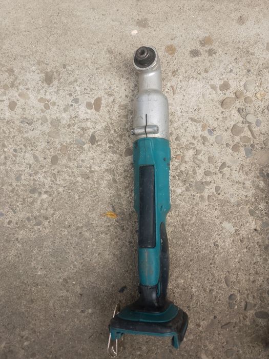 Vând scule Makita și Dewalt preț250ron