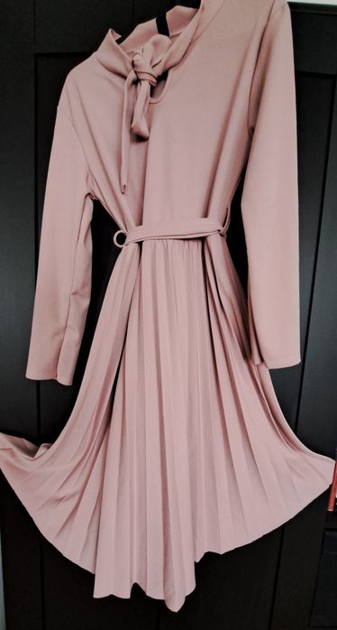 Rochie roz prăfuit – mărimea S