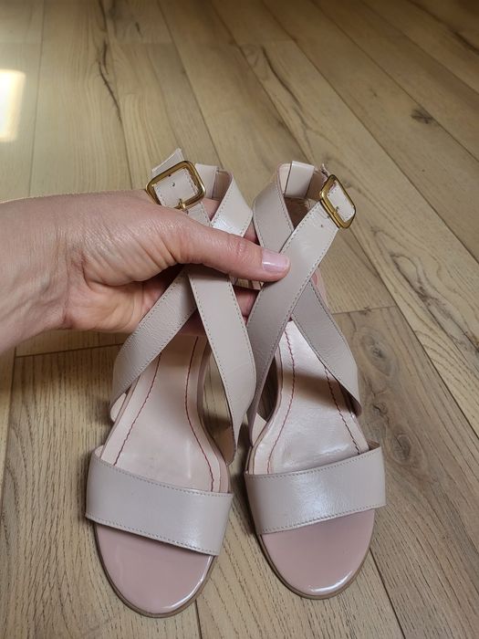 Sandale bej crem piele naturala marimea 40 toc gros 7 cm Giulio