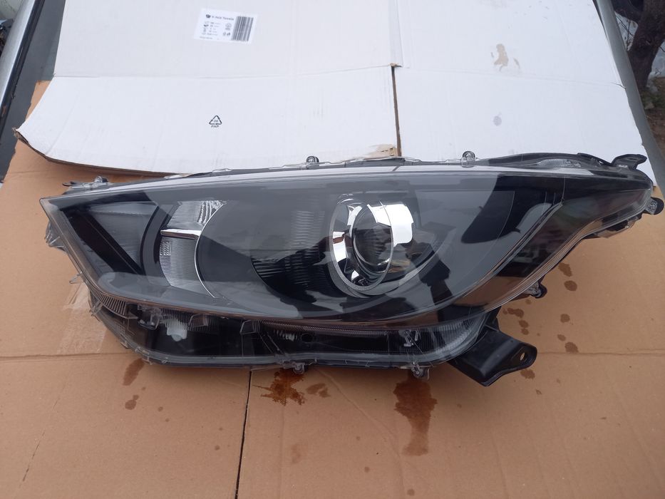 Far stanga Toyota Yaris XP210 2020 2021 2022 2023 2024