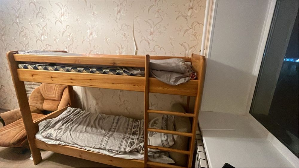 Двухъярусная кровать