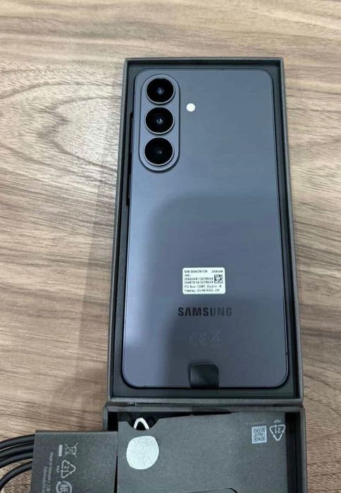 Samsung S26, Чисто нов