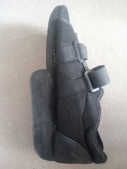 Ботинок ортопедический