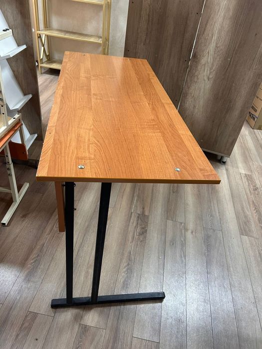 Продается стол, парта