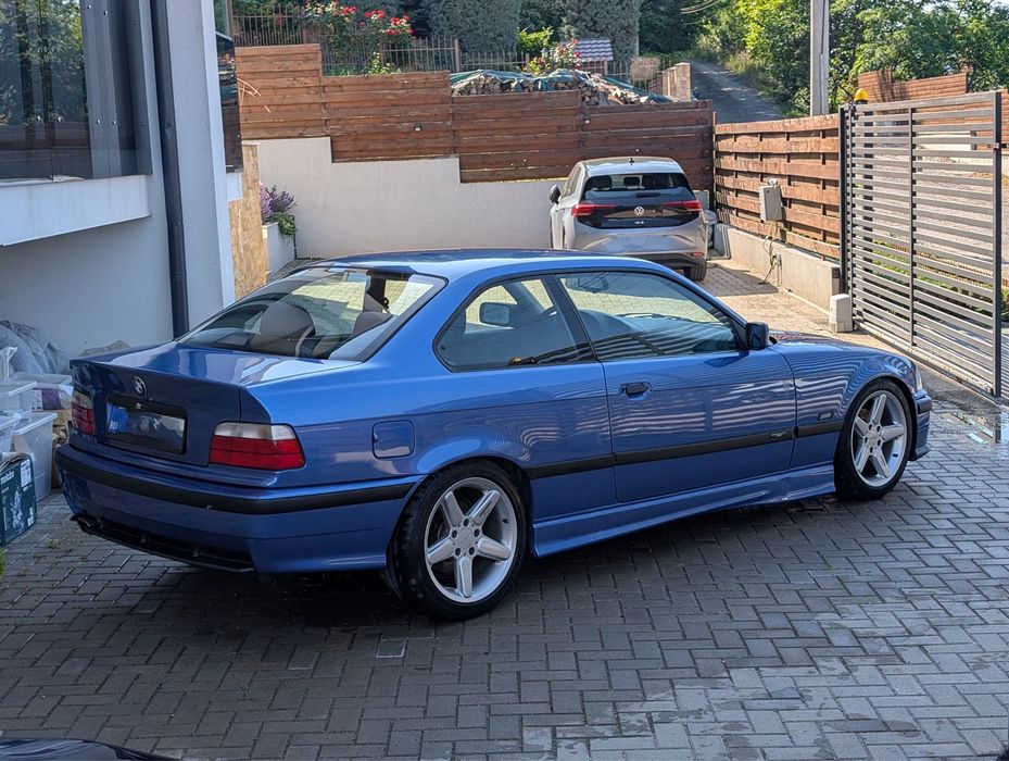 BMW 318 is e36 coupe