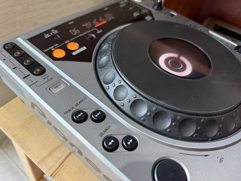 DJ плейър Pioneer CDJ 8000