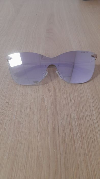 Guess - оригинални дамски слънчеви очила модел GU7549 28U