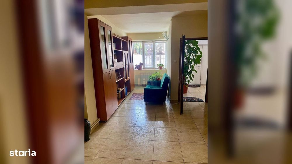 Casă 8 camere în Coiciu | 2 bucătării | 3 băi | Parcare 2-3 mașini