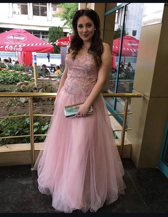 Бална рокля с корсет