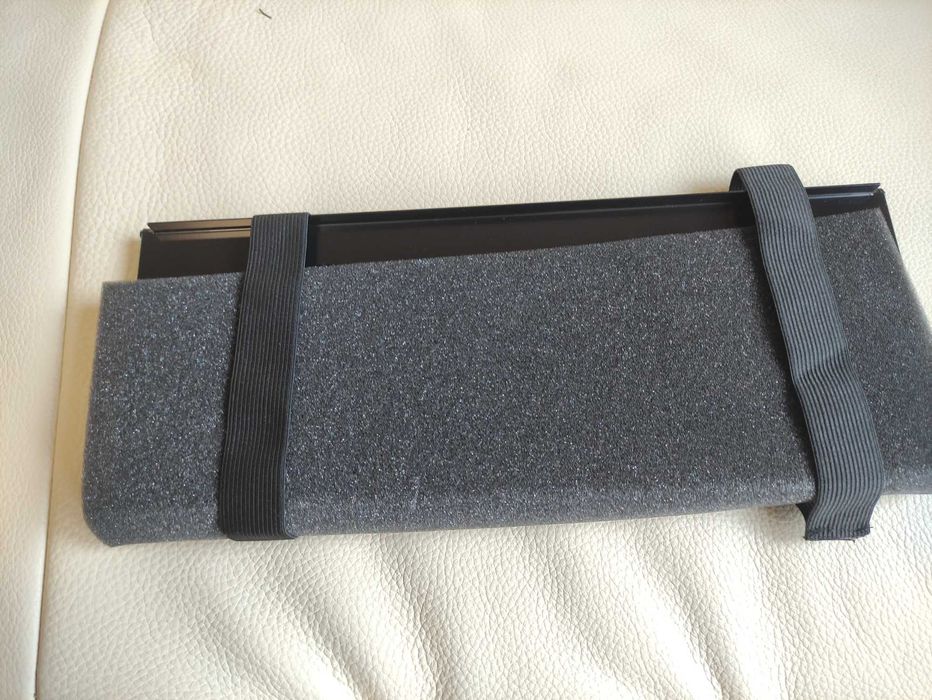 Метален държач за проектор