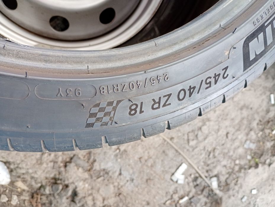 Michelin PS4  2бр.245/40/18 дот3618