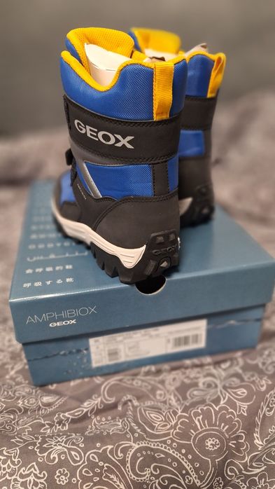 Продавам нови водоустойчиви детски апрески Geox Amphibiox 34 номер