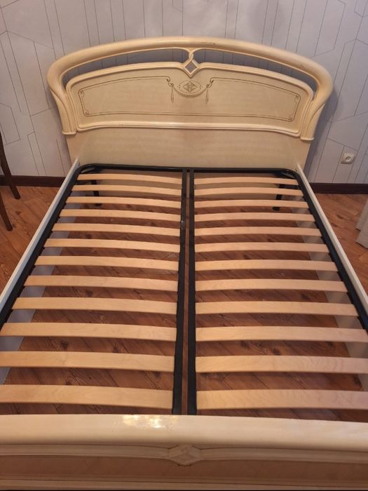 Кровать с матрасом  есть торг!!!