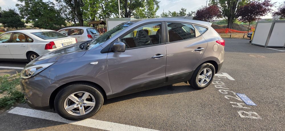 Vand Hyundai ix35 tucson 2015 1.6 GDI benzina 120000 km stare excelentă