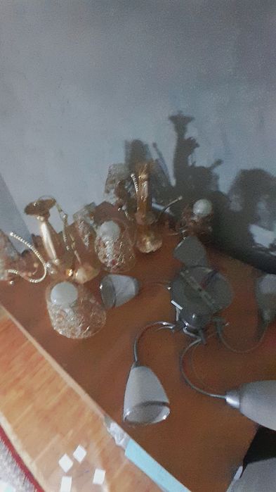 Люстра сатылады.