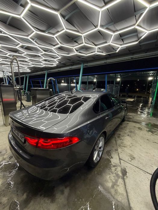 Jaguar XF 2016 • 2.0 Diesel R SPORT