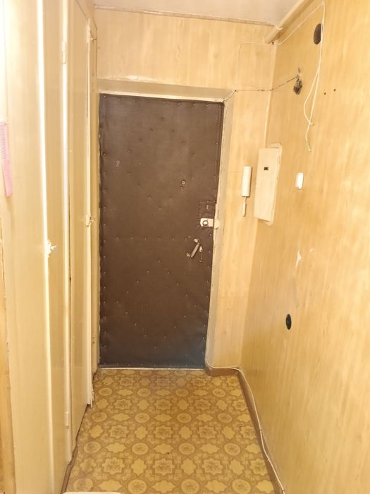 Продам 2 х комн квар . 3-22-1 этаж